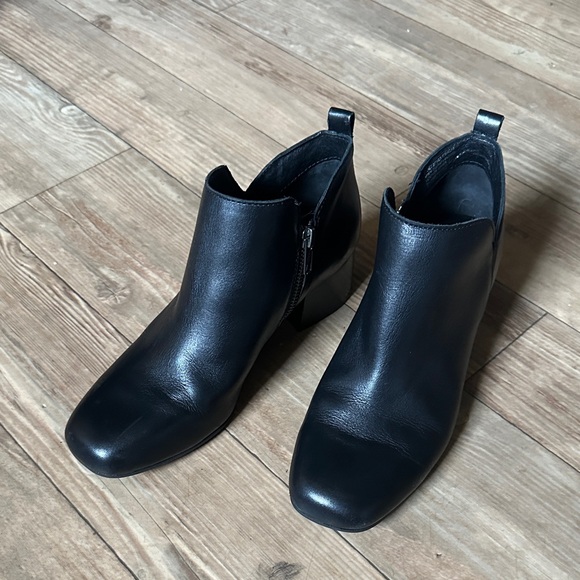 Born Black Leather Ankle Booties with Low Block Heel - Picture 10 of 10